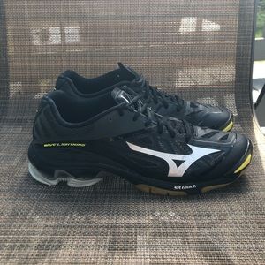 Mizuno Women’s Volleyball Sneakers